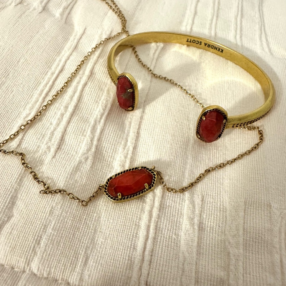 Kendra Scott Gold and Red Bracelet with Elegant Design